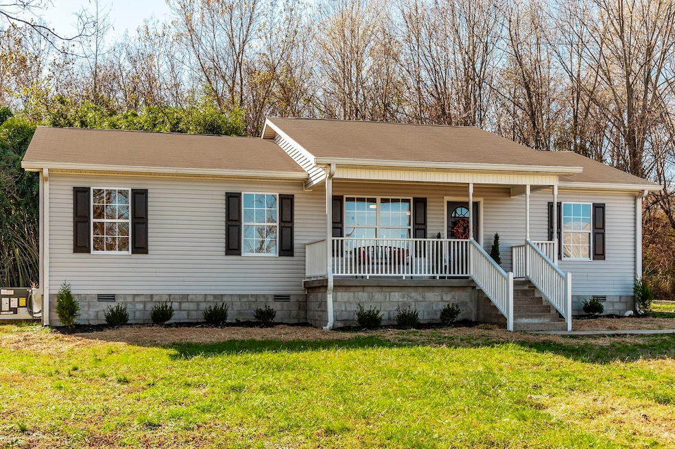 1218 Locust St, Westmoreland, TN 37186 - photo 1