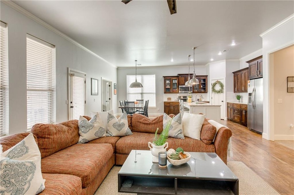 908 NE 20th Place, Moore, OK 73160 - photo 1