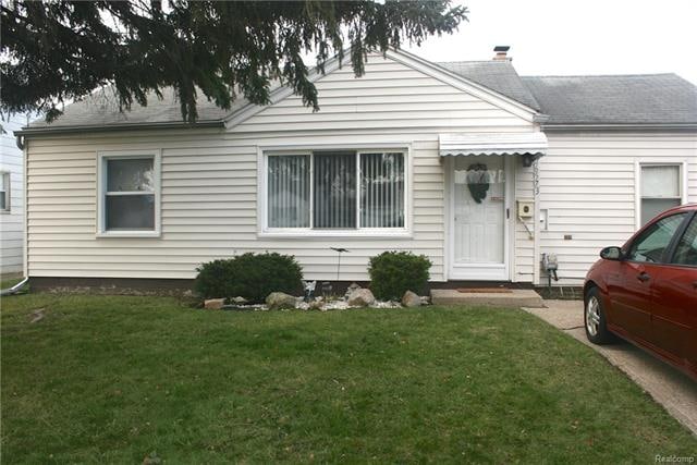 26573 Nagel St, Roseville, MI 48066 - photo 1