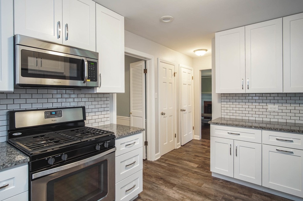 908 Sterling Ave, Flossmoor, IL 60422 - photo 1