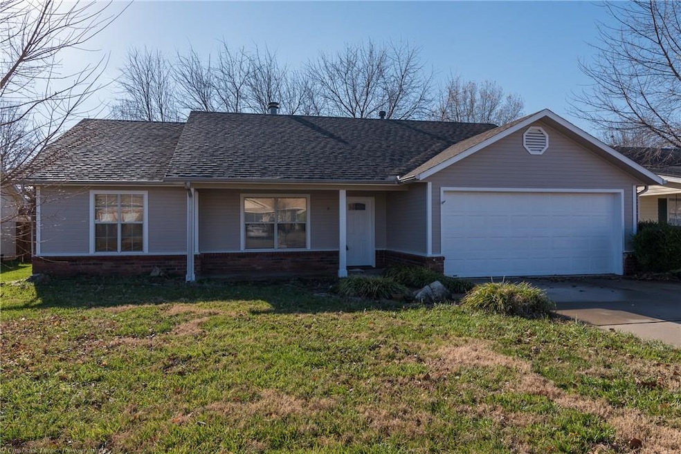 3902 W Beechwood Dr, Rogers, AR 72756 - photo 1