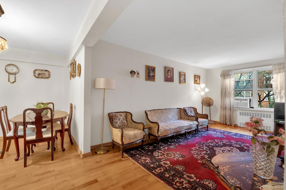 Donner Gardens unit 4C, Jackson Heights, NY 11372 - photo 1