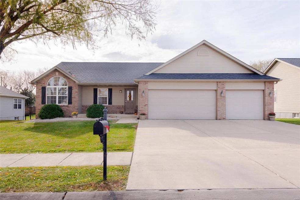 6712 Crossington Ln, Maryville, IL 62062 - photo 1