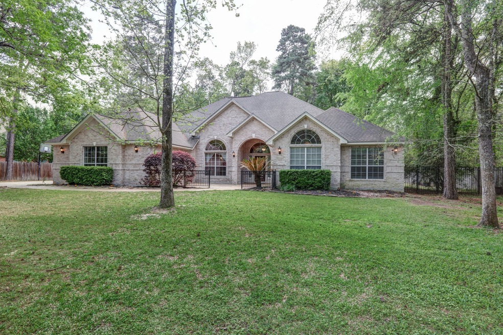 48 Lake Dr, Conroe, TX 77384 - photo 1