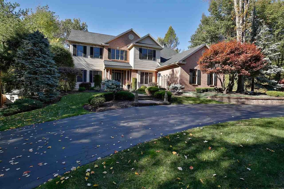 705 Waldens Pond Rd, Albany, NY 12203 - photo 1