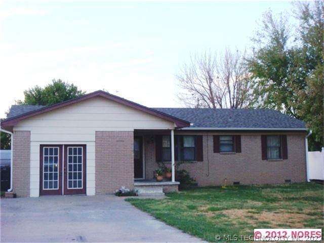 Brick 3 bed, former garage converted to 2nd living