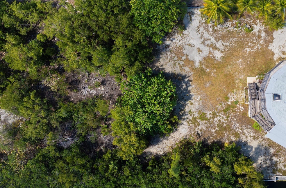 6,000 sq ft plugged canal lot