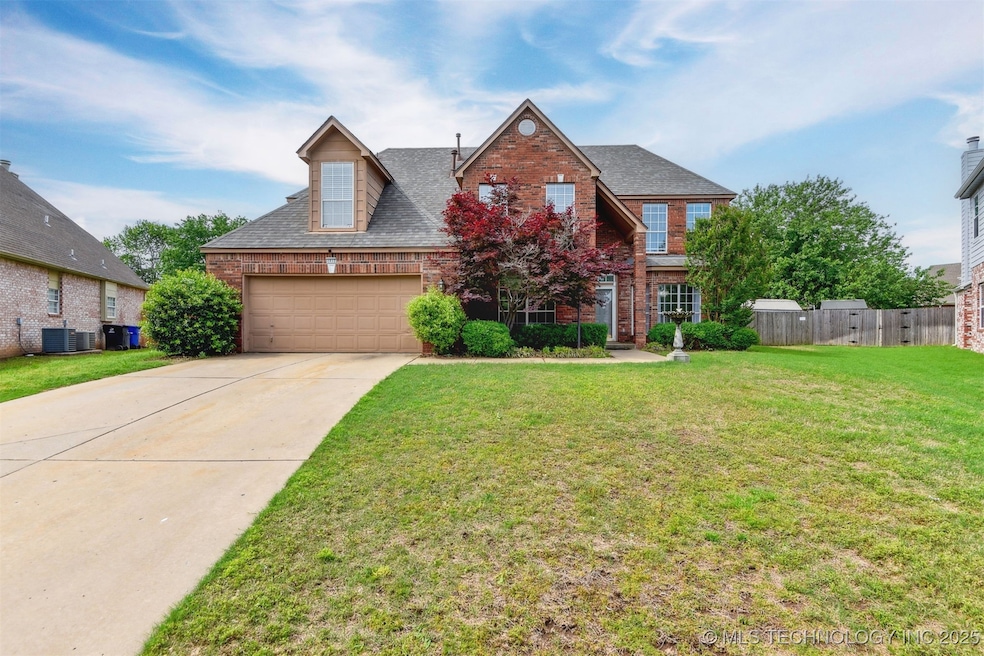  Stunning 4-Bedroom Home with Saltwater Pool on On