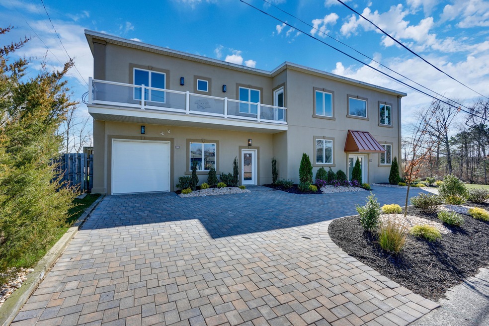 85 Pinewood Rd, Toms River, NJ 08753 - photo 1