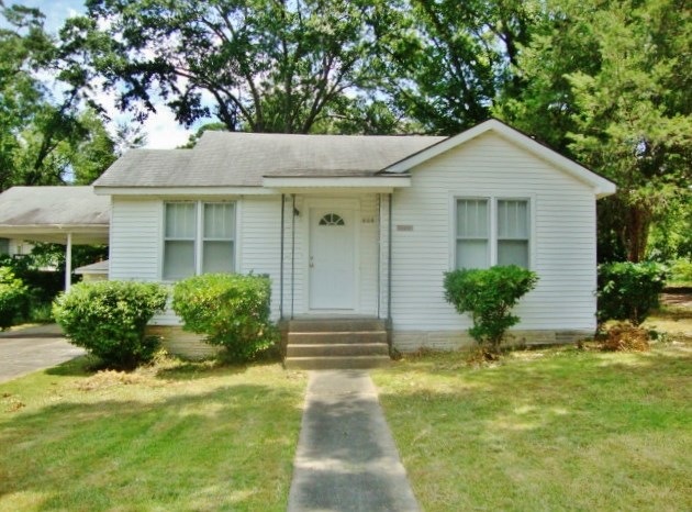 808 Larche Ln, Bastrop, LA 71220 - photo 1