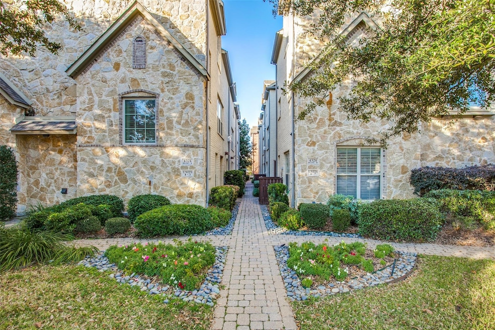 Welcome to 4524 Emerson!