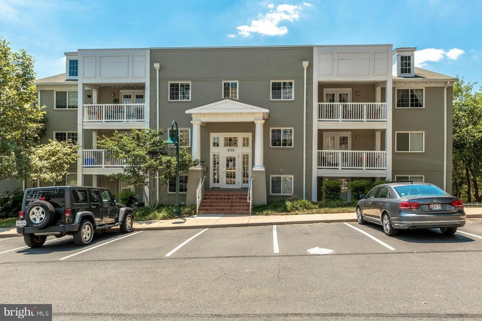 4151 S Four Mile Run Dr unit 202, Arlington, VA 22204 - photo 1