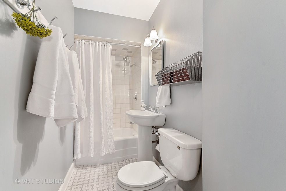 1041 N Webster St, Naperville, IL 60563 - photo 1