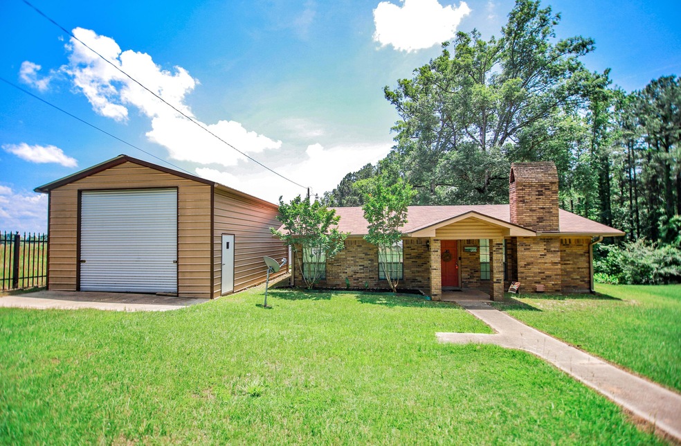 2709 Louisiana 1215, Zwolle, LA 71486