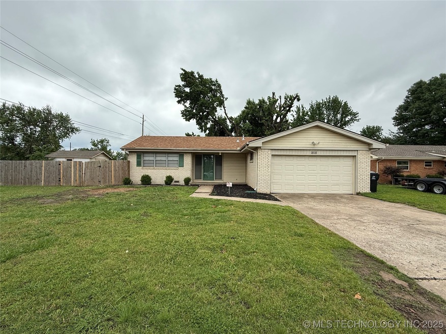 1818 S Ash Place, Broken Arrow, OK 74012 - photo 1