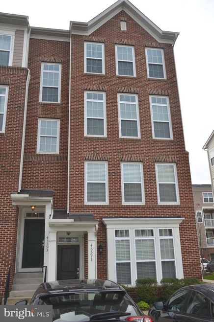 43593 Helmsdale Terrace, Chantilly, VA 20152 - photo 1