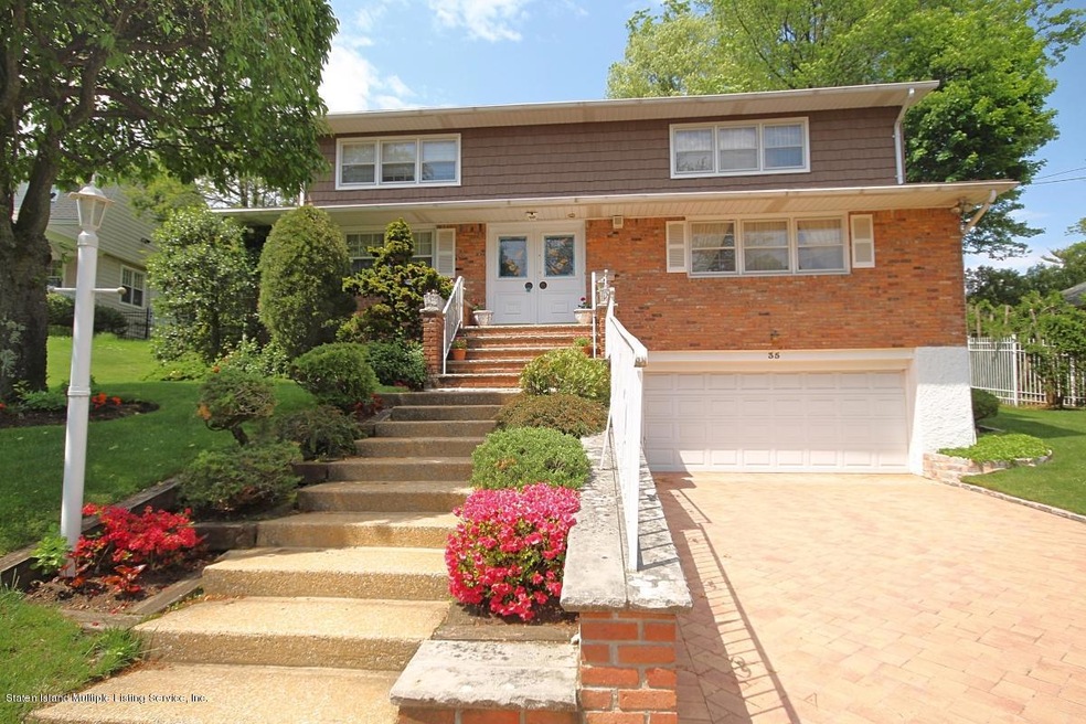 35 E Entry Rd, Staten Island, NY 10304 - photo 1