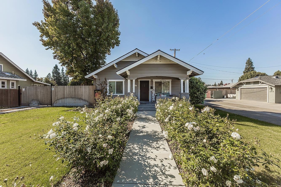 2233 14th Ave, Kingsburg, CA 93631 - photo 1