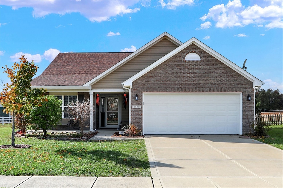 2572 Ashton Ln, Greenwood, IN 46143 - photo 1