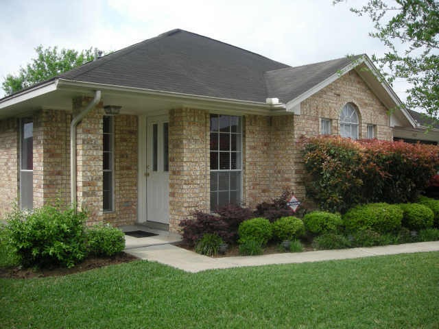 7927 Woodland Oaks Ct, Houston, TX 77040 - photo 1