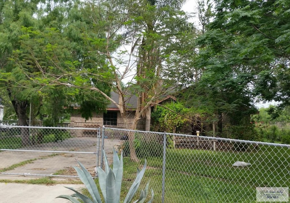 1002 Dove St, Alamo, TX 78516 - photo 1