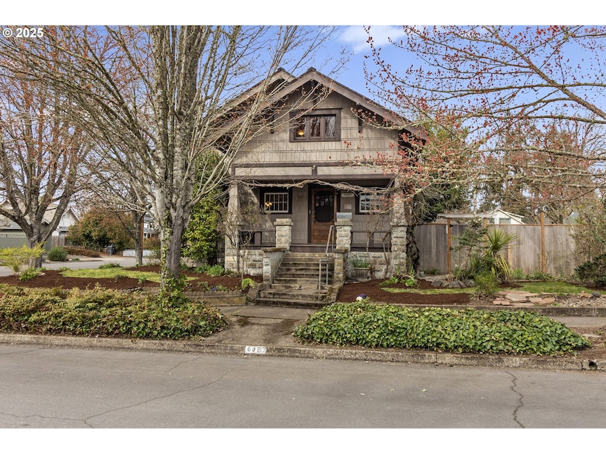 606 D St, Springfield, OR 97477 - photo 1