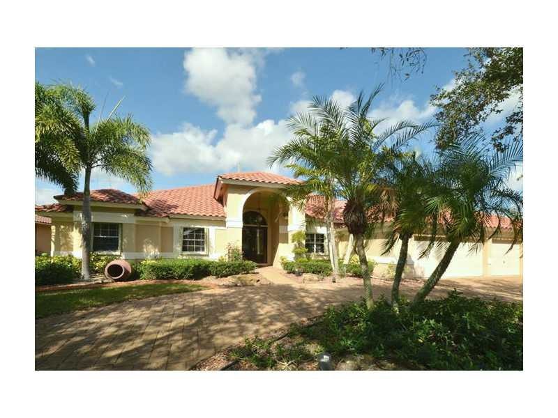 1027 Pine Branch Dr, Weston, FL 33326 - photo 1