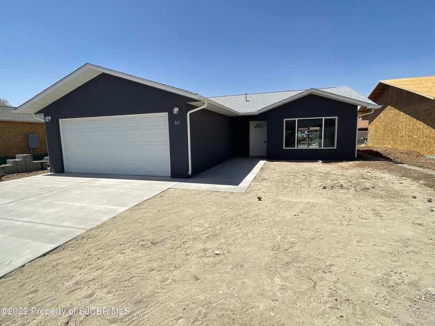 349 Valle Bonita Dr, Farmington, NM 87401 - photo 1