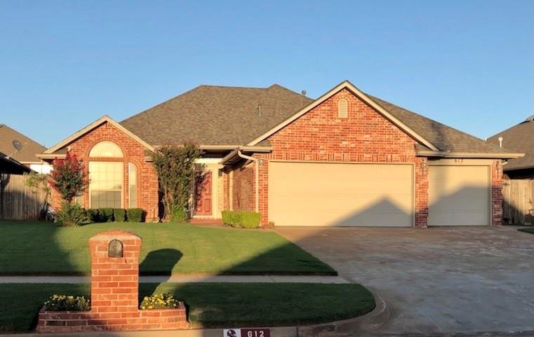612 Allison Ln, Moore, OK 73160 - photo 1