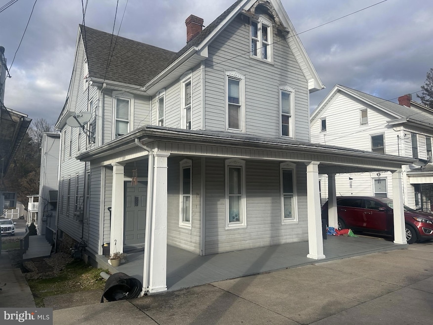 142 W Main St, Windsor, PA 17366 - photo 1