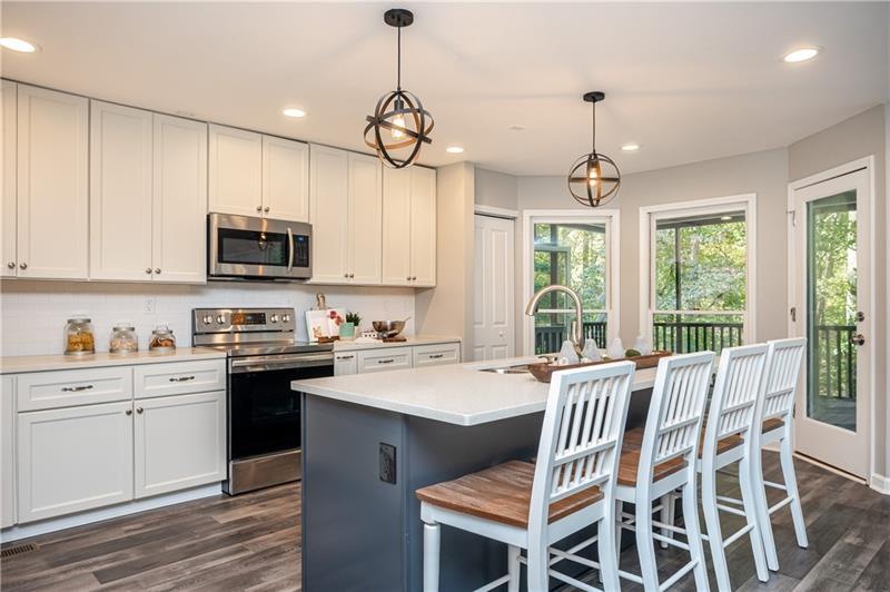 781 Grist Mill Dr, Acworth, GA 30101 - photo 1