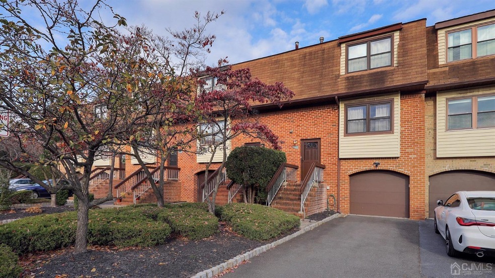 Sold $430,100 • Co-Listing Agent