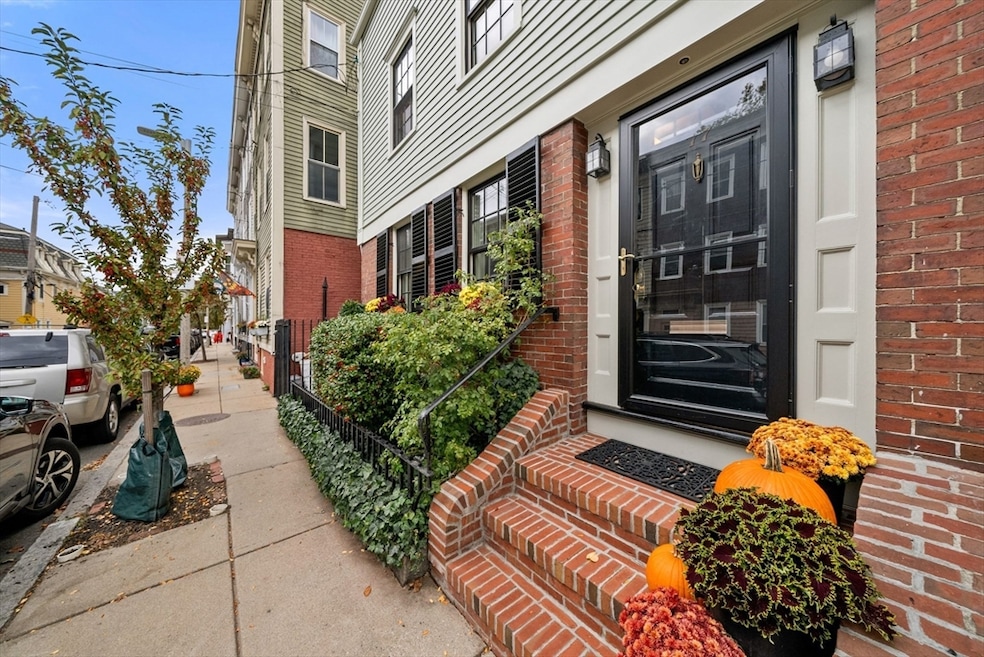Pending $1,400,000 • Co-Listing Agent