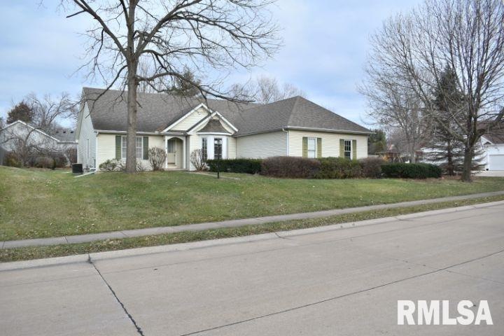 1730 E Rusholme St, Davenport, IA 52803 - photo 1