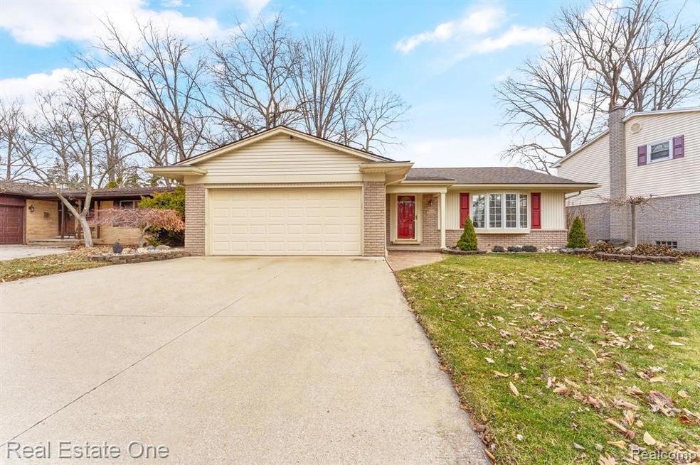 19449 Wedgewood Rd, Riverview