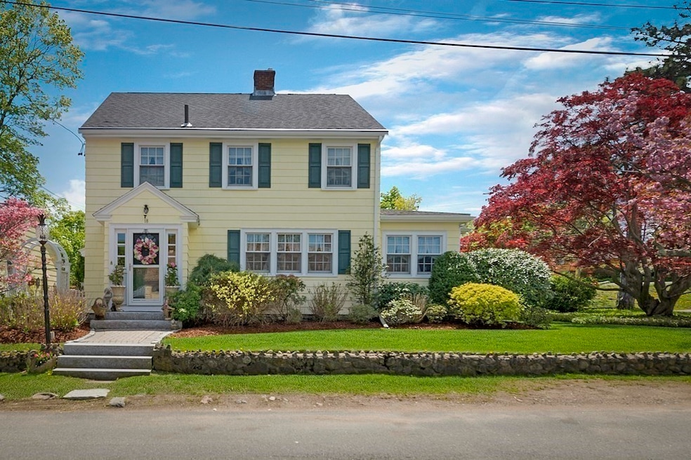 18 Cypress St, Marblehead, MA 01945 - photo 1