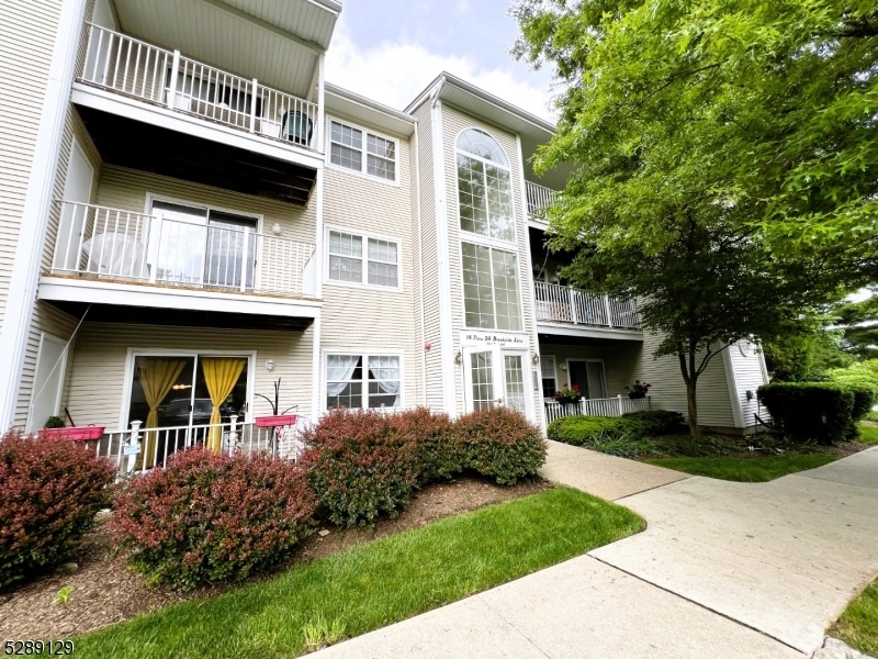 14 Brookside Ln, Mount Arlington, NJ 07856 - photo 1