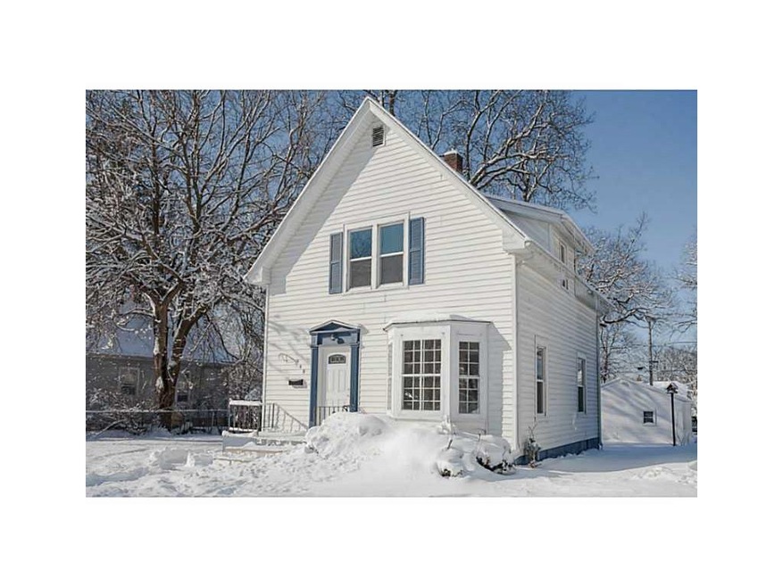 Front Exterior. Vinyl siding and new roof!