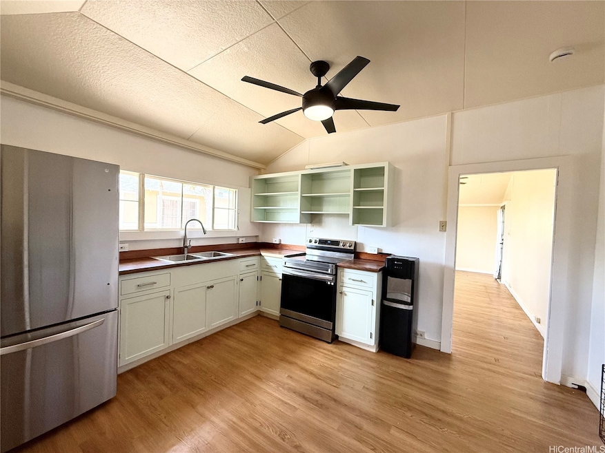 Kitchen with newer appliances