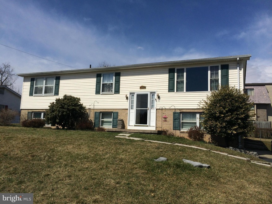 1413 Outer Dr, Hagerstown, MD 21742 - photo 1