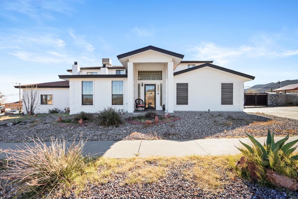 2820 Pierce Ave unit A & B, El Paso, TX 79930 - photo 1