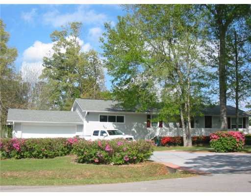 96466 Diamondhead Dr W, Diamondhead, MS 39525 - photo 1