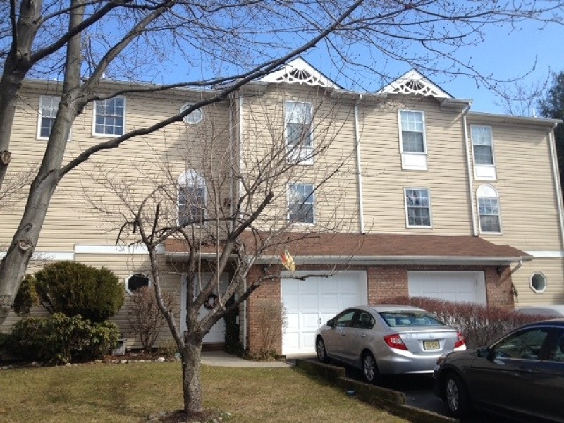 118 Bowfell Ct, Wayne, NJ 07470 - photo 1