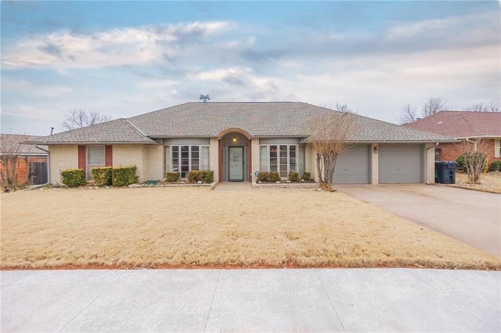 2717 Camelot Dr, Oklahoma City, OK 73120 - photo 1