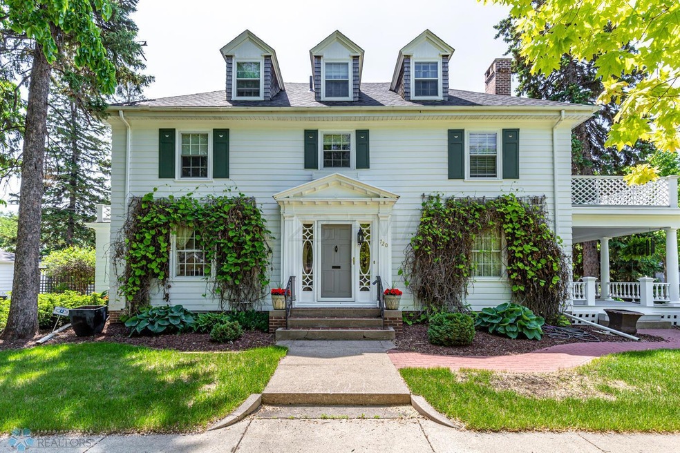 720 11th Ave S, Fargo, ND 58103 - photo 1