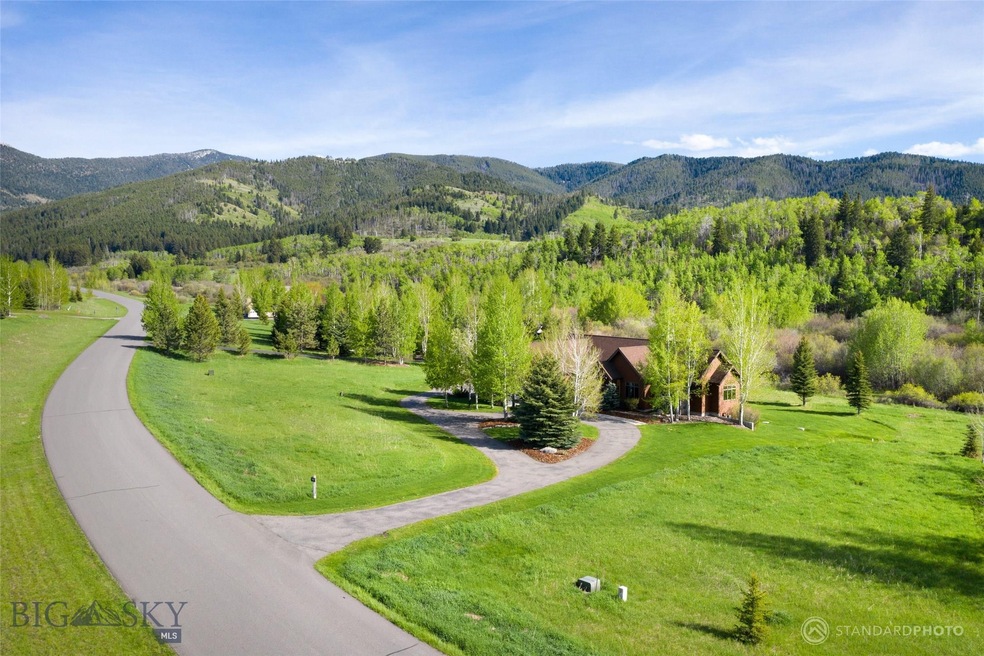 Luxury Home Backing to the Creek and Forest