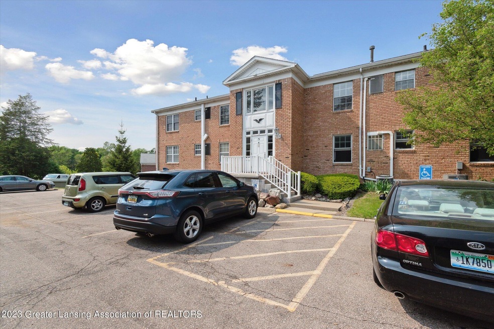 04-3333-Moores-River-Dr-Unit-45-Lansing-