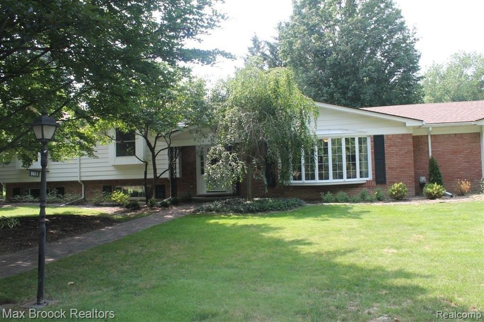 5608 Lahser Rd, Bloomfield Hills, MI 48301 - photo 1