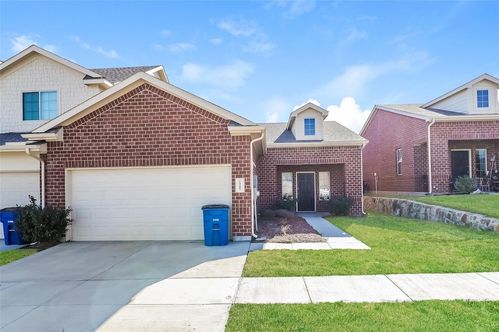 1305 Mallard Cove, Ennis, TX 75119 - photo 1