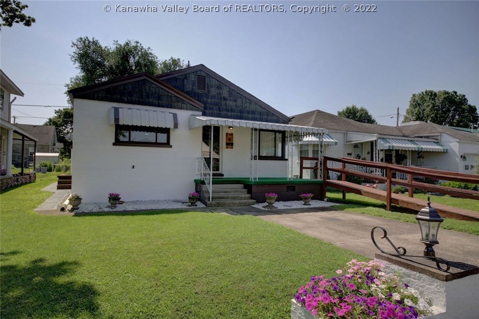 314 25th St, Dunbar, WV 25064 - photo 1